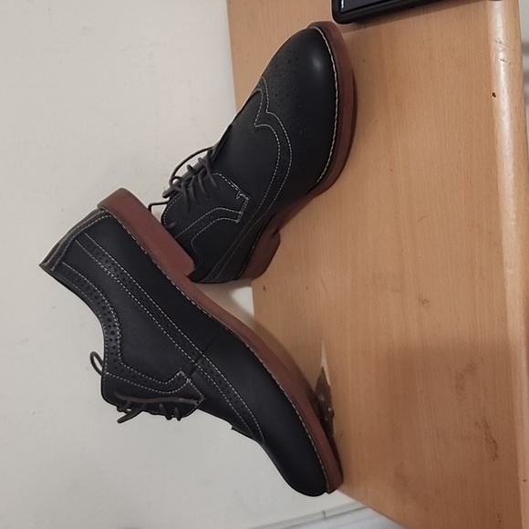 G.H Bass -Jack Navy Blue wingtip size 10. - Picture 2 of 16